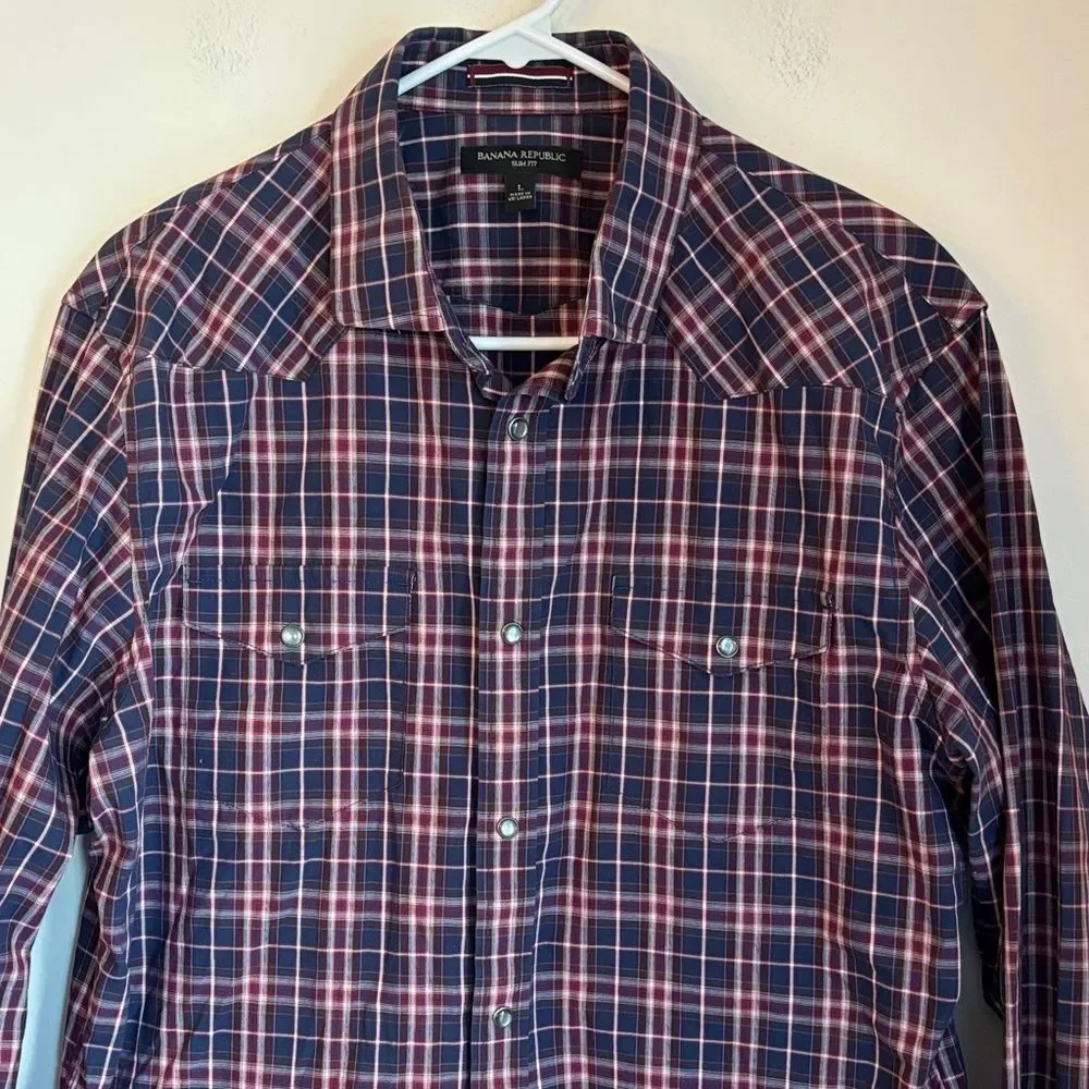 Banana Republic men’s pair of Button-Up Pearl snap Shirts size L slim EUC casual
